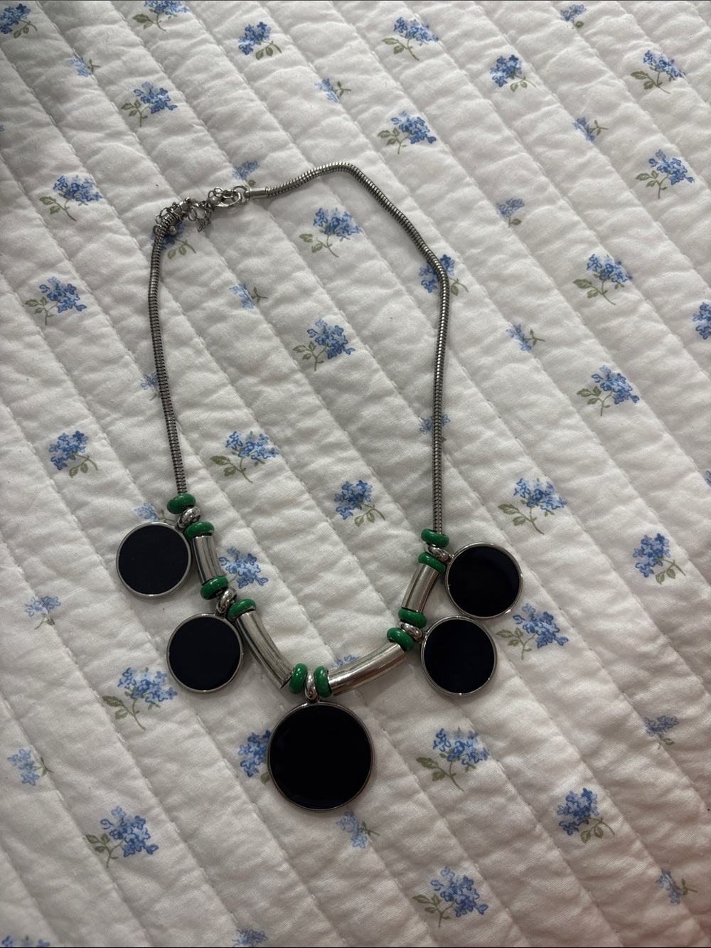 Elegant Black & Green Disc Statement Necklace - Women Jewelry